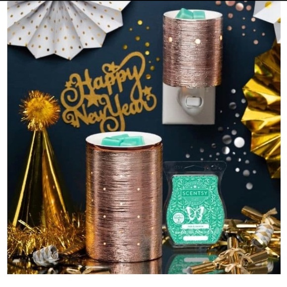 New Plug In Scentsy Warmer :Rose Gold Mini Warmer - Picture 1 of 4